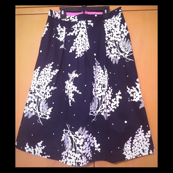 Boden Dresses & Skirts - Navy BODEN midi skirt